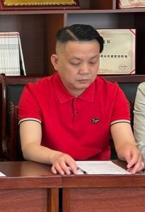 陈  群